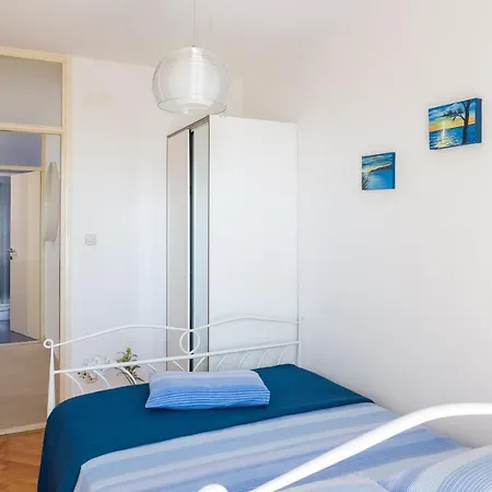 דירה Bounty אומיס