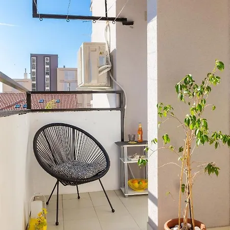 Bounty Apartment *