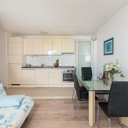 Bounty Apartment